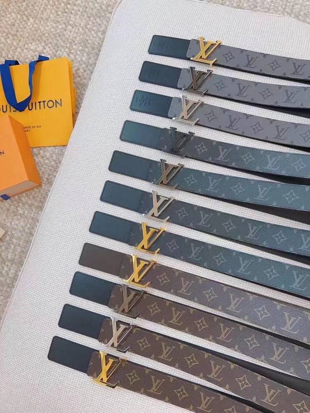 lv 原单高端品质 ，商务休闲款精品腰带，百搭爆款配饰，专柜新款，同步更新，此款腰带拥有 Monogram Shadow 皮革的经典风尚和素面帆布皮革的内敛格调