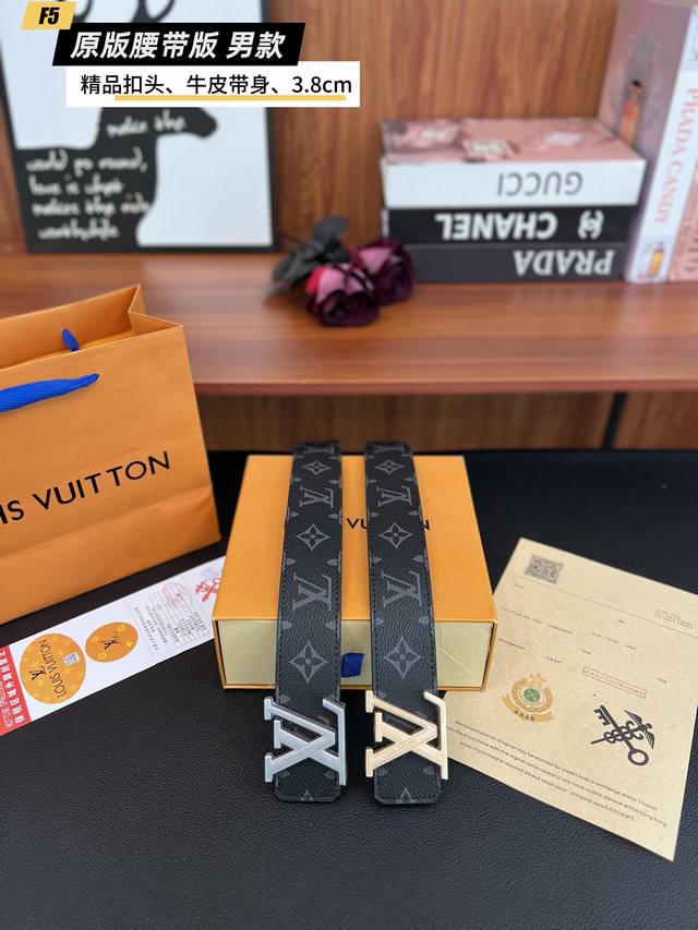 原版品质打孔 品牌：路易L家 男款 颜色：黑 扣头：金 银 扣头：原版精品纯铜五金扣头 带身：原版牛皮 尺寸：宽约：3.8Cm 长约：95Cm-125Cm 类别