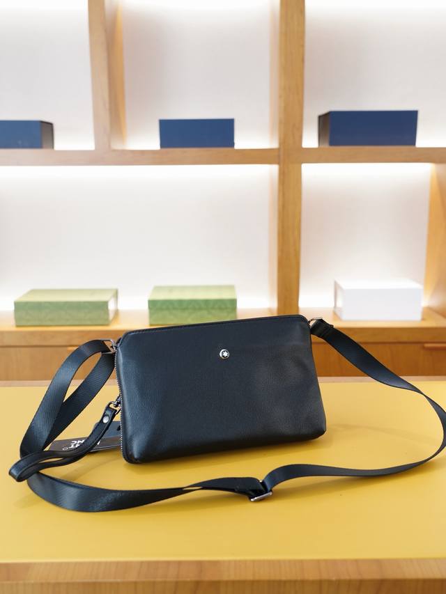 mont Blanc 万宝龙 官网同步 高版本 斜挎单肩背包 手拿包两用 永恒不过时的标志性产品 纯原单小牛皮 顶级五金制作 非市面普通版本 贸易公司订单货 全