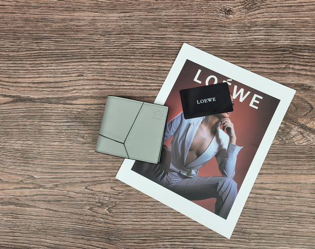 型号：L1131 颜色：浅灰 尺寸：11*1.8*9.9