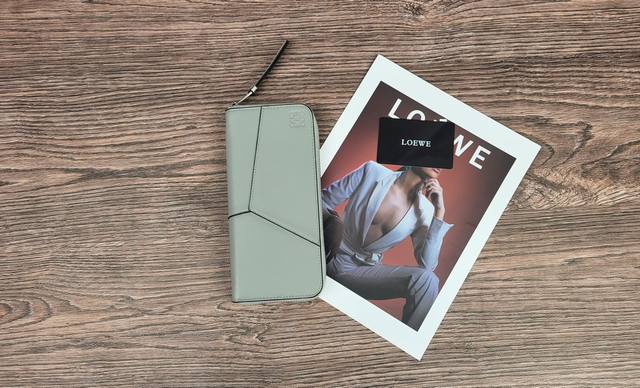 型号：L1130 颜色：浅灰 尺寸：21.5*10.5*3