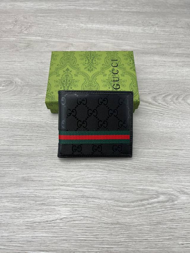 款号:138042，专柜品质顶级进口牛皮搭配上等Pvc油边做工精细专柜同步 尺寸:111*10*1.5Cm 颜色:黑Pvc