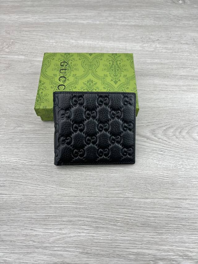 产品名称 Gucci 原版皮 产品型号 6811 产品品质 原版皮 产品材质 进口牛皮 产品规格 11*10*1.5 产品颜 色 黑 产品描 述