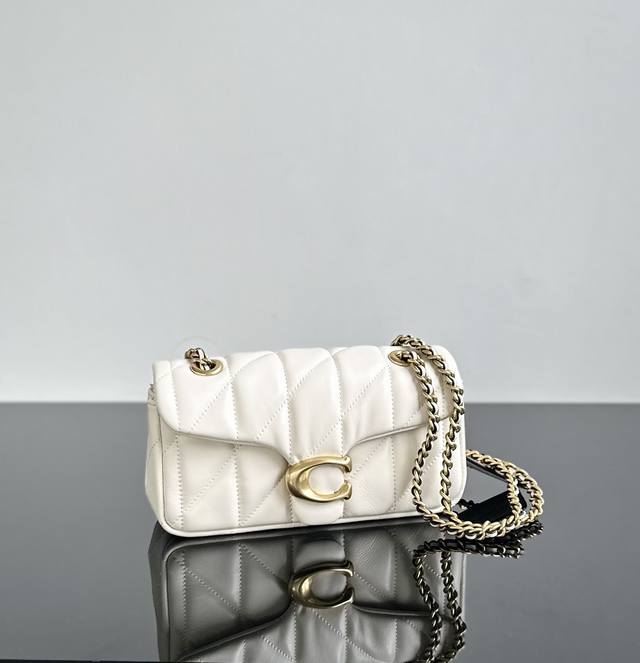 白色,C 新款绗缝菱格Pillow Tabby20小号酒神链条包2色 羊皮包身,手感亲肤细腻,内袋2个隔层,日常出行足够,小巧可爱型,原版开 尺寸约20 7 1 白色,C 新款绗缝菱格Pillow Tabby20小号酒神链条包2色 羊皮包身,手感亲肤细腻,内袋2个隔层,日常出行足够,小巧可爱型,原版开 尺寸约20 7 1