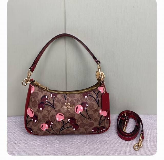 coach12月新品 Cy694 Teri可爱的车厘子Teri腋下包