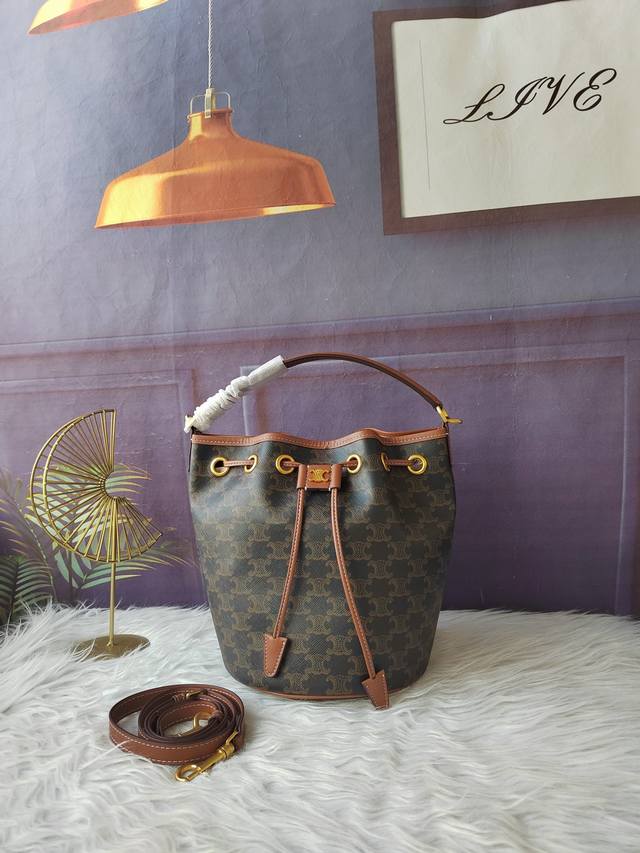 款号116882老花 标志印花，牛皮革包边，手提、肩背和斜挎、抽绳皮革系列，尺寸：20Cm-24Cm-20Cm