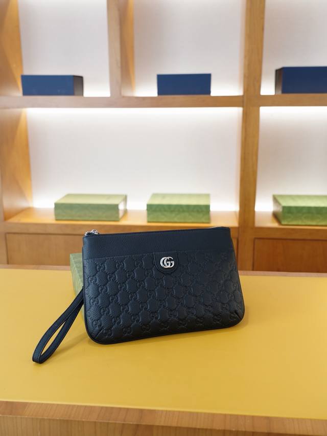 gucci 古驰 官网同步 高版本 手拿包 全球轰抢单品 原单牛皮制作 质感超好 日常出门经典百搭 一眼万年的款式 非市面普通货 贸易公司订单货 配礼品盒包装等