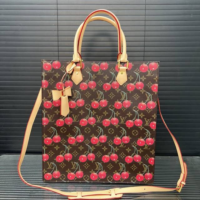 louisvuitton 路易威登 村上隆 Sac Plat Nv 琴谱包 托特包 印花手提包 男女通用公文包 经典百搭 实物拍摄 配送防尘袋 36 X 38C