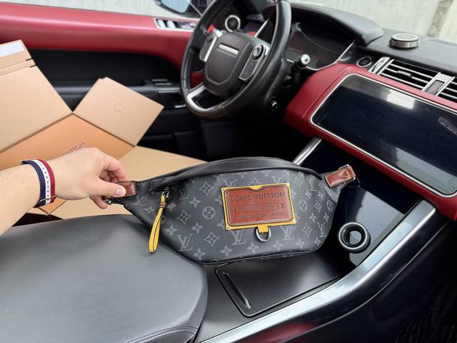 芯片版高端货 新款 “ Louis Vuitton ”Lv腰包 路易威登单肩斜挎包 M45220 Louis Vuitton 路易威登 Discovery 拉链