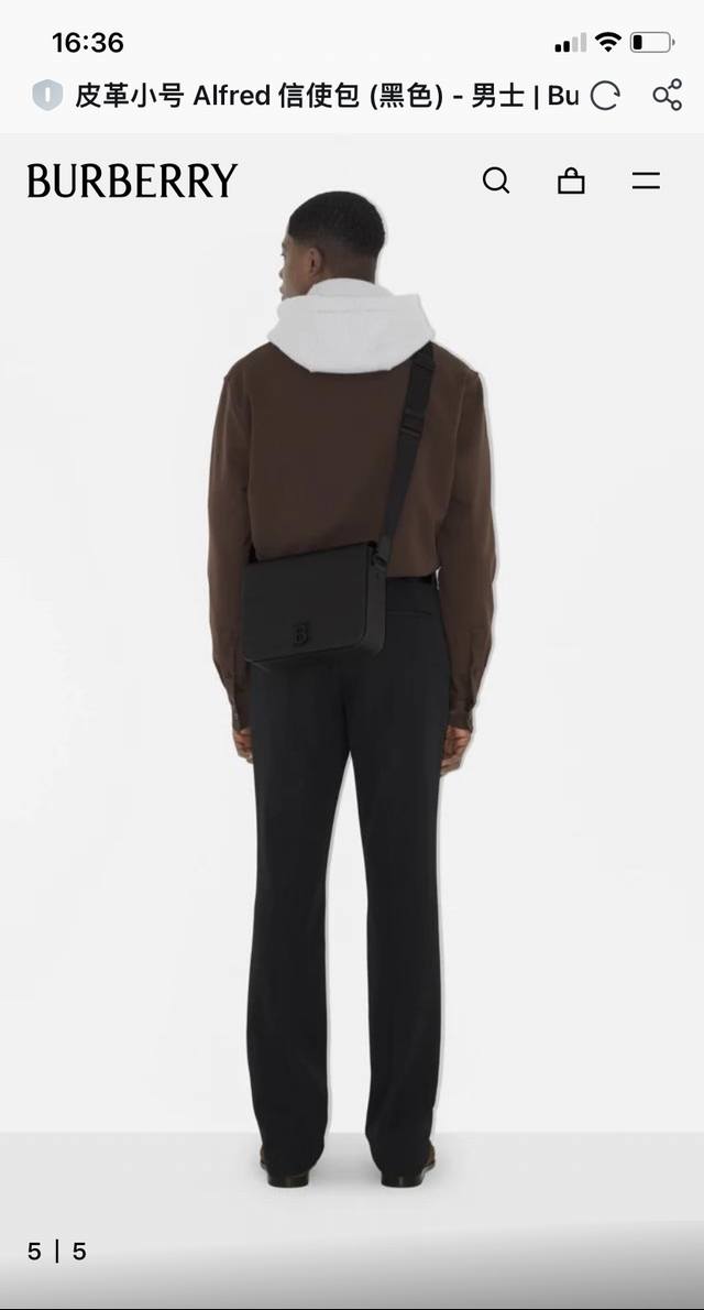 b家顶级原单 精致立挺的信使包，选用粒纹皮革材质打造，装饰 Thomas Burberry 专属标识。 25.5 X 6.5 X 21.5Cm 型号：80697