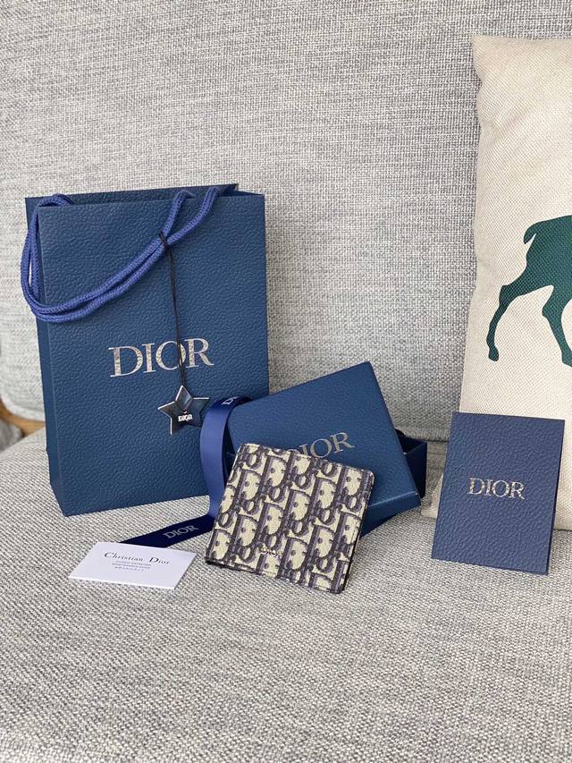 20Bbh027Yse-H05E-Tu Dioroblique老花短款小钱包 Dioroblique真的是让人欲罢不能。 Dior官网入的，因为疫情关系不敢找代