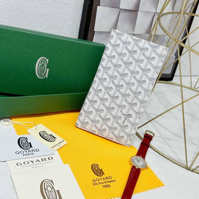 戈雅多功能旅行钱包 机票夹 ,附主票仓1个,侧开票仓2个,机票隔层2个,卡位9个,集时尚多功能为一体,可以存放机票、现金、护照、各种银行卡等。 款号: 9812 戈雅多功能旅行钱包 机票夹 ,附主票仓1个,侧开票仓2个,机票隔层2个,卡位9个,集时尚多功能为一体,可以存放机票、现金、护照、各种银行卡等。 款号: 9812