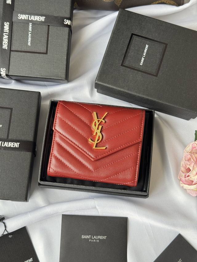 ysl-Saint Laurent 配全套专柜最新包装 Slp三折钱包球纹进口牛皮，背面开叉外袋，六个卡片槽，一个拉链袋，一个纸币隔层，四个票据隔层 可手拿，放