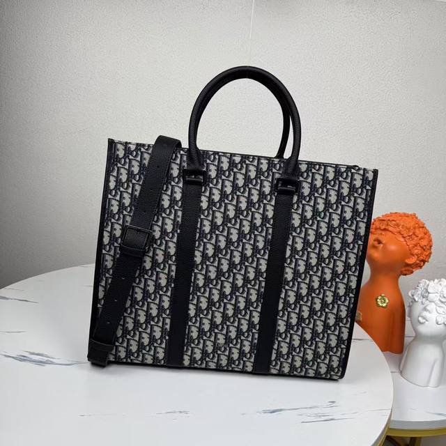 市场最高版本，欢迎对比 专柜买版复刻 East-West 手袋 米色和黑色 Oblique 印花面料和黑色粒面牛皮革 编号: 1Essh232Yky_H27E