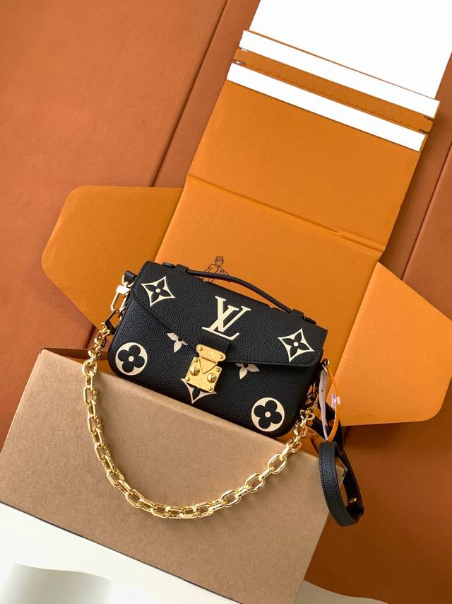 特级Mb芯片版原厂皮 本款 Pochette Metis East West 型号:M46596黑色动态芯片版 材料:A级全钢五金,进口原厂面料 包装:全套原厂 特级Mb芯片版原厂皮 本款 Pochette Metis East West 型号:M46596黑色动态芯片版 材料:A级全钢五金,进口原厂面料 包装:全套原厂