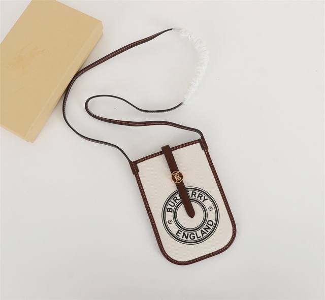 专柜最新款手机包实用耐久的 棉麻配牛皮 夏季必备 各大明星同款尺寸 18 12、