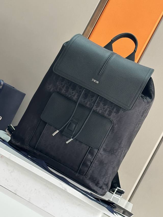 顶级原单］ Dior迪奥Oblique男士双肩背包 型号：Cd：93319 防水布 尺寸：32*42*16Cm 实物拍摄， 重金正品打版复刻进口原版头层粒面小牛