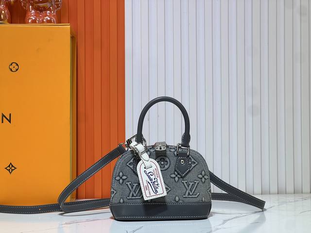 升级原版 浮雕牛仔 Alma Nano 贝壳手袋 M82717 迷你贝壳包系列 New Launch Nano Alma 手袋 用微型版本再现象征性的阿尔玛包的