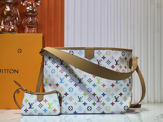 升级品质 独家白彩大号超火M44945最近超火的网红款 Lv 中古托特包 早春最新款 小百搭Lv升级版购物袋 近几年Lv的脑洞真的是越开越大，设计独特而经典 搭