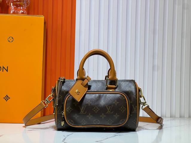 升级原版 M13988全皮黑色M12627卡其老花，黑色草绿46271黑花本款Keepall BandoulièRe 25手袋为粒面皮革融入绒面细节和做旧效果金