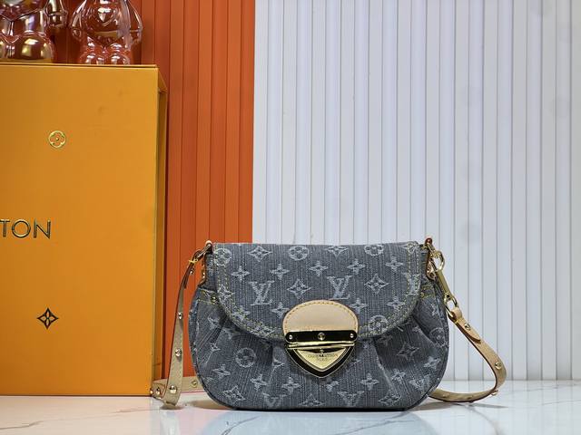 m46829灰色牛仔 Sunset 手袋聚焦 Monogram Denim 帆布。该材质依托多重工艺制成，以全球有机纺织品标准认证的棉纱织就 Monogram