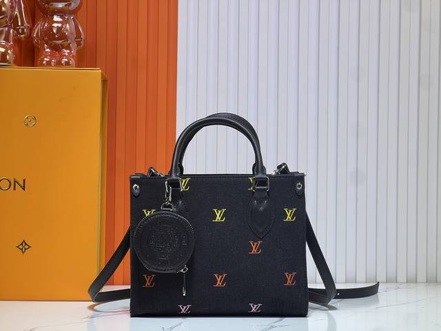 m45659 M46373 Onthego 小号新版本 极具传奇色彩的Onthego 手袋：取材水洗Lv Blason丹宁，以深邃色调烘托渐变效果 Lv字母，展