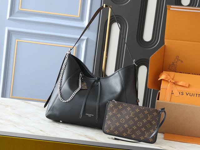 升级原版 M25143 M24861 M12583 M12579 M12919 M13105 本款 Carryall Dark 中号手袋以柔软羊皮革塑造时尚慵懒