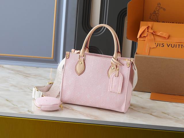 升级原版 M46373 M13189 M46871 丹宁四方包系列 Onthego 中号手袋 丹宁牛仔布 本款 Onthego 中号手袋以砂洗效果 Monogr