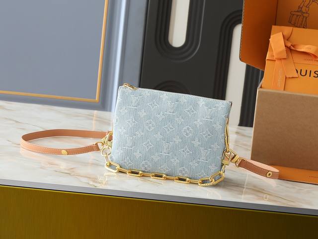 升级原版M59598 M59389 M59396 M13233 M21259 M25218 M20770 M1 1 本款 Coussin Bb 手袋为松软羊皮革