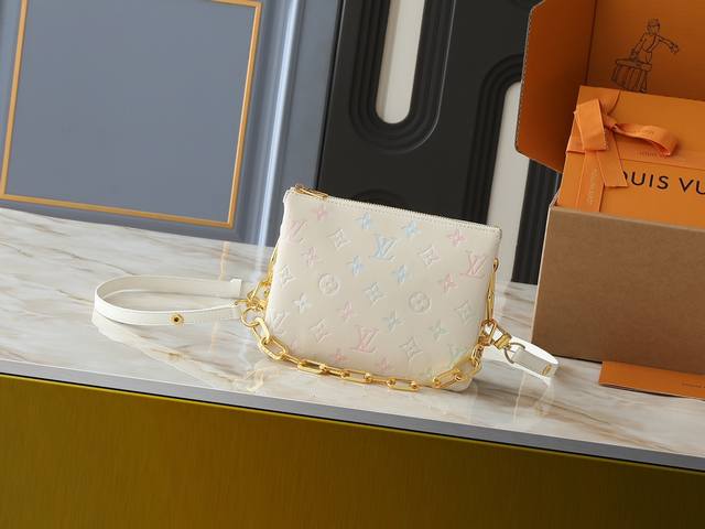 升级原版M59598 M59389 M59396 M13233 M21259 M25218 M20770 M1 1 本款 Coussin Bb 手袋为松软羊皮革