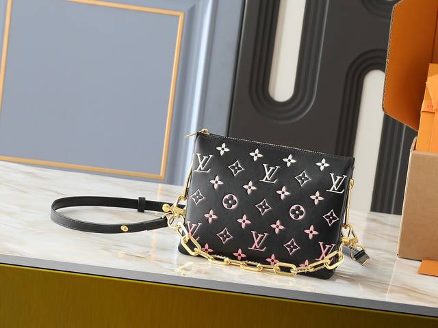 升级原版M59598 M59389 M59396 M13233 M21259 M25218 M20770 M1 1 本款 Coussin Bb 手袋为松软羊皮革