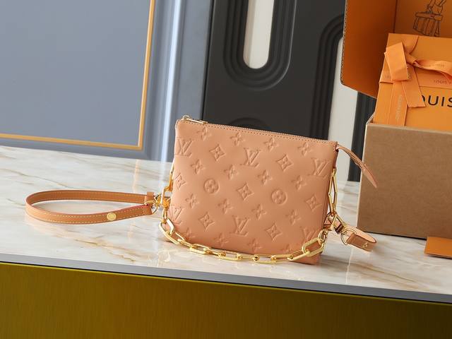 升级原版M59598 M59389 M59396 M13233 M21259 M25218 M20770 M1 1 本款 Coussin Bb 手袋为松软羊皮革 升级原版M59598 M59389 M59396 M13233 M21259 M25218 M20770 M1 1 本款 Coussin Bb 手袋为松软羊皮革