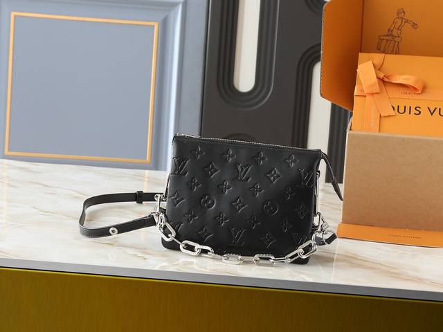 升级原版M59598 M59389 M59396 M13233 M21259 M25218 M20770 M1 1 本款 Coussin Bb 手袋为松软羊皮革