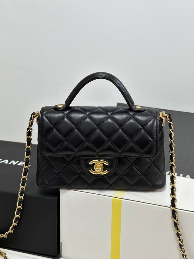 全新到货 手柄Kelly 小号 专柜售价购入开发 五金:厚镀复古金 皮料:原厂羊皮 尺寸:.** 型号:As5355 全新到货 手柄Kelly 小号 专柜售价购入开发 五金:厚镀复古金 皮料:原厂羊皮 尺寸:.** 型号:As5355