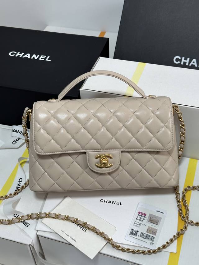 全新到货 奶茶色 手柄Kelly 大号 专柜售价购入开发 五金:厚镀复古金 皮料:原厂羊皮 尺寸:16*5*7 型号:As5356 全新到货 奶茶色 手柄Kelly 大号 专柜售价购入开发 五金:厚镀复古金 皮料:原厂羊皮 尺寸:16*5*7 型号:As5356