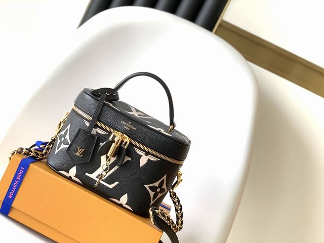 顶级原单 动态芯片 M45598黑色 M45608灰色 M45780黑印 M45599白印本款 Vanity 小号手袋融合 Giant Monogram 压纹、 顶级原单 动态芯片 M45598黑色 M45608灰色 M45780黑印 M45599白印本款 Vanity 小号手袋融合 Giant Monogram 压纹、