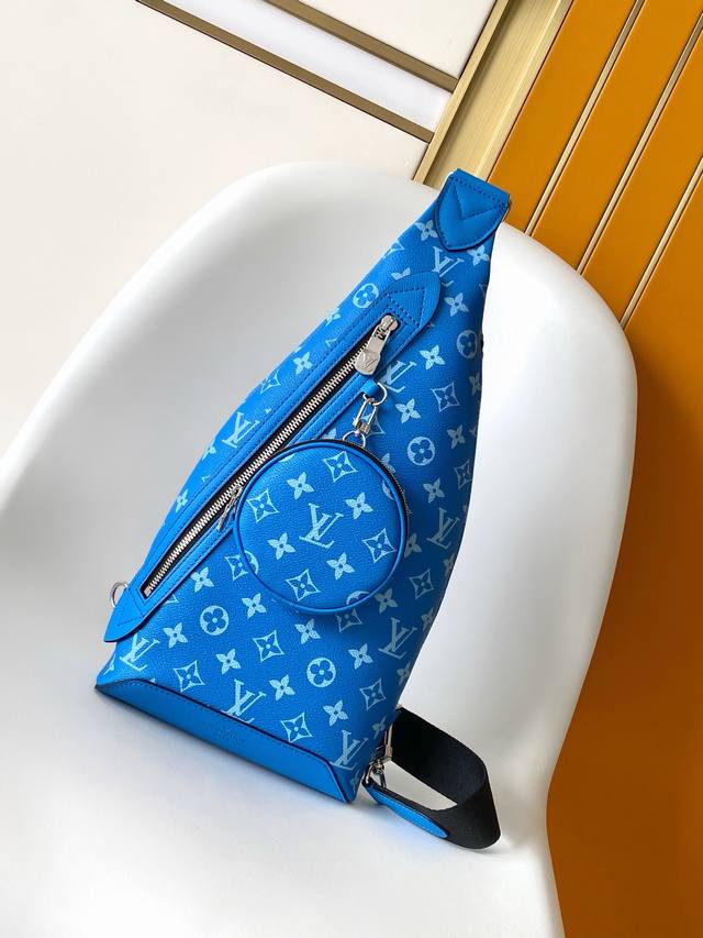 pm31075蓝色 原单 M30936男包胸包系列 Duo 单肩包 Duo 单肩包拼接 Monogram 帆布和 Taga 牛皮革,设有存放零钱或其他所需的可拆 pm31075蓝色 原单 M30936男包胸包系列 Duo 单肩包 Duo 单肩包拼接 Monogram 帆布和 Taga 牛皮革,设有存放零钱或其他所需的可拆