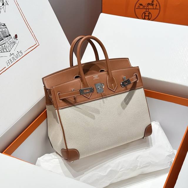 半手工蜜蜡线2990 -法式复古 颜色：金棕色 银扣 头层 牛皮_ 全钢五金 _ 半手工打造 独家高性价比品质 进口帆布面料 同步柜柜出品 到手无一不惊喜 _所