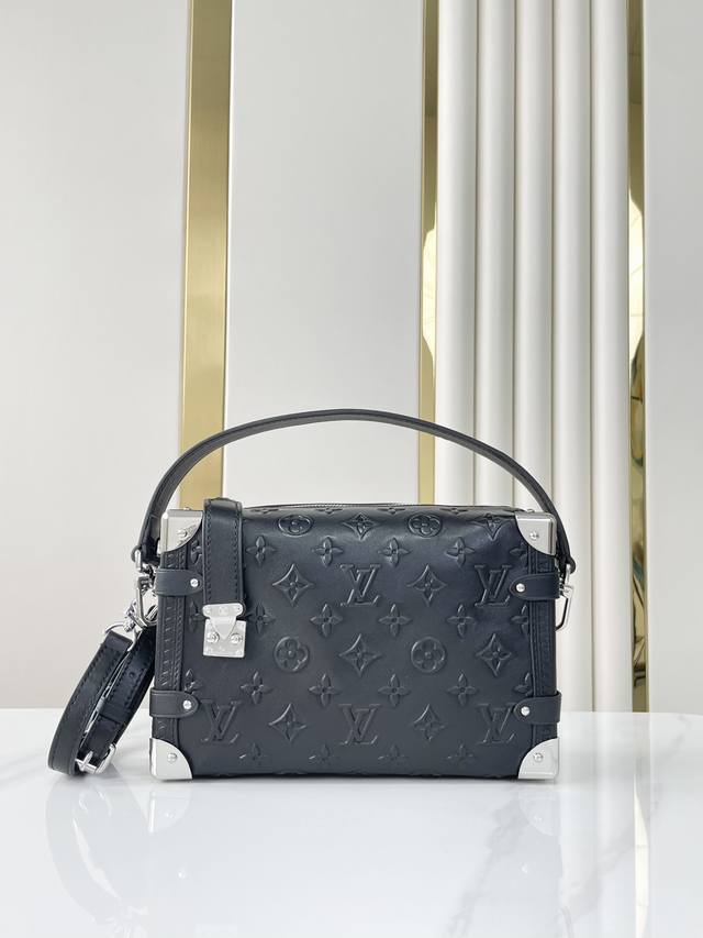 顶级原单 变码芯片M21709黑压全皮 尺寸: 21×14×6Cm Side Trunk 全皮盒子包