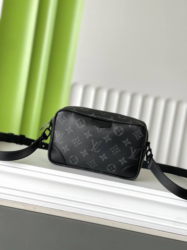 厂价 。 最高版本原厂皮顶级原单配专柜全套包装 顶级原单 变码芯片 实物实拍 M14253 尺寸: 20×13×6.5Cm TrocadéRo 迷你邮差包