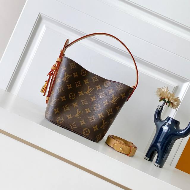 顶级原厂 M12925 老花 动态芯片版 皮料是正品法国A级品质、手工 油边细节非常精致 尺寸:16X18X12