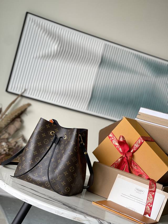 顶级原单M 20 黑色 独家实物图拍摄 支持验货对比 Neonoe水桶包 本产品已通过严格检验无瑕疵、触摸产品请带上手套、本产品不退换、先确认产品后在拆卸手挽上