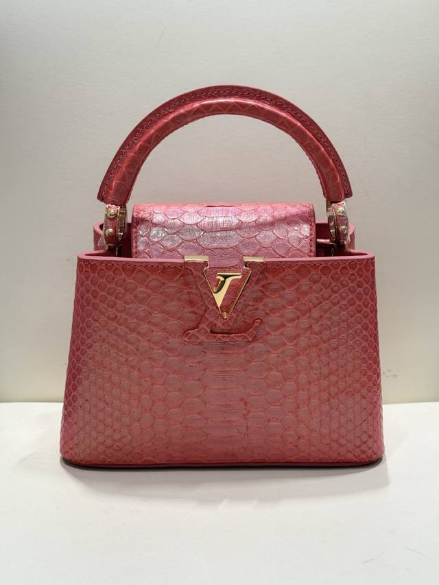 21Cm 带芯片 进口蟒蛇皮 全钢五金配饰 独特精致手工 完美呈现 21Cm 带芯片 进口蟒蛇皮 全钢五金配饰 独特精致手工 完美呈现