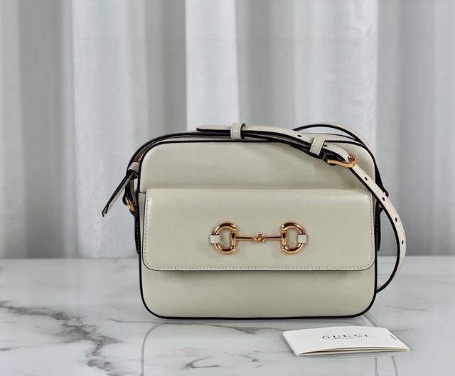 原厂皮 Gg Horsebit马衔扣1955系列肩背包，白色皮革搭配金色调配件，款号645454白皮，尺寸22.5X17X6.5～