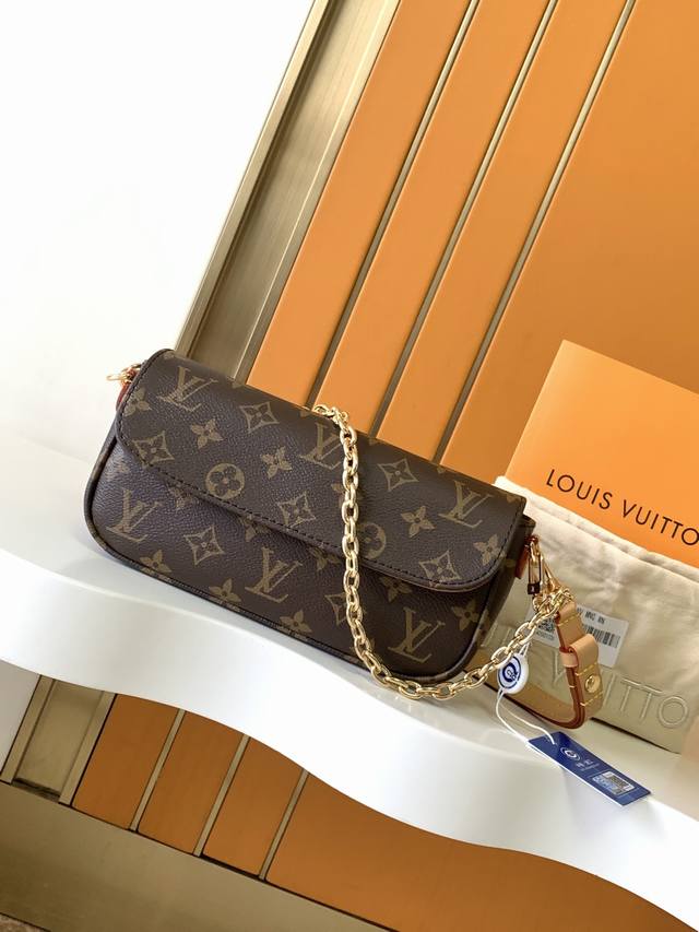 顶级原单货 动态163芯片 配送刺绣防尘袋 杂志 中检吊牌 Keepall 旅行袋 型号：M81911 皮料： 是意大利A+级皮料 五金：真空电镀钢五金 尺寸：