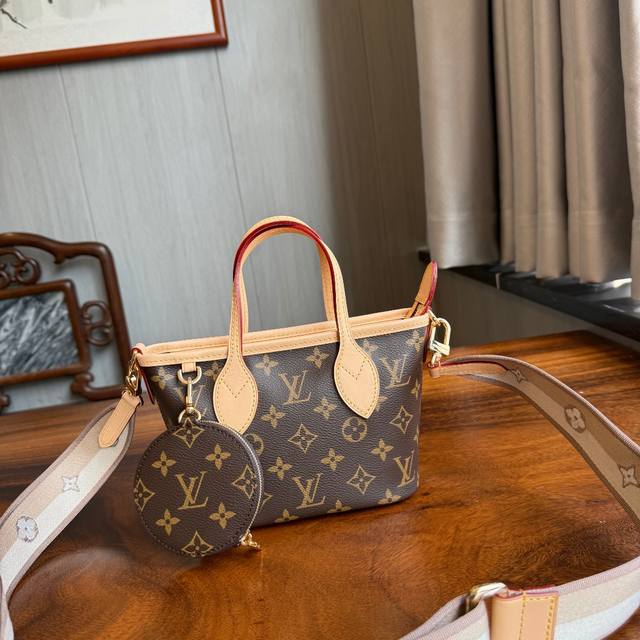 价 。 最高版本原厂皮顶级原单配专柜全套包装 顶级原单 M46705 本款Neverfull Bb手袋将品牌经典Neverfull 手袋化为迷你托特包,可容纳智 价 。 最高版本原厂皮顶级原单配专柜全套包装 顶级原单 M46705 本款Neverfull Bb手袋将品牌经典Neverfull 手袋化为迷你托特包,可容纳智