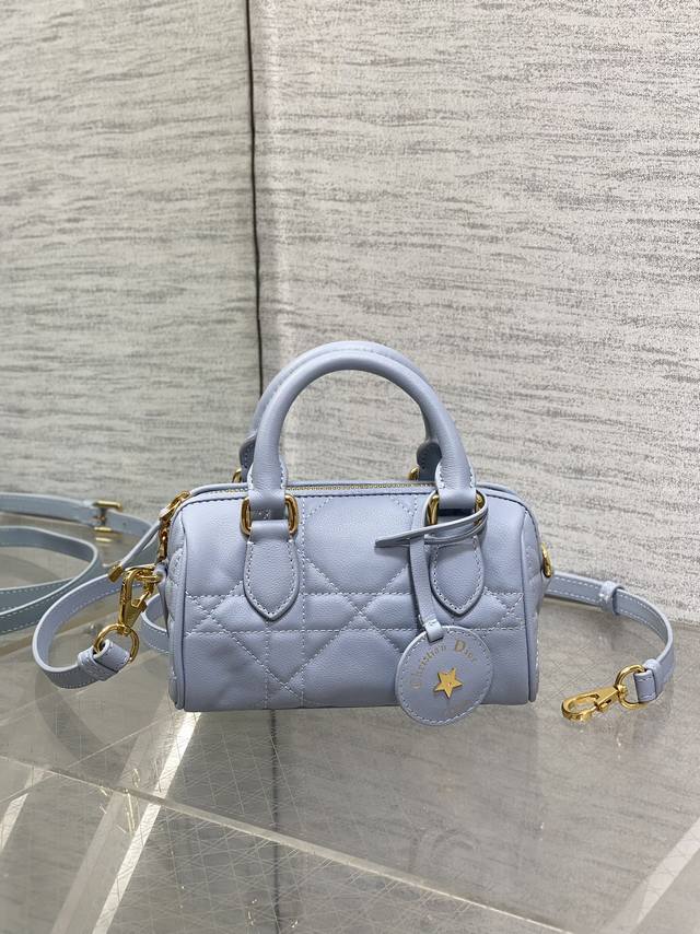 顶级原单 配全套包装 Groove 16手袋波士顿迷你，让人无法抗拒的可爱，简洁的包形，复古又高级，采用经典蓝色Oblique老花精心制作，精致之余时尚感也十足