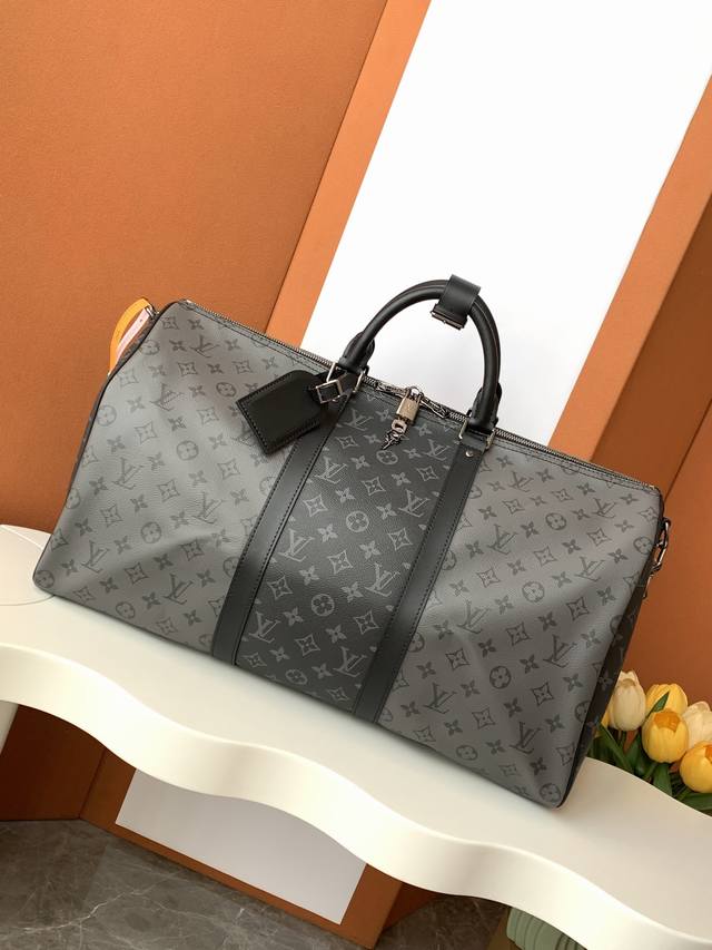 keepall BandoulièRe 50 旅行袋 特级加强版 型号： M45392 皮料： 是意大利A级皮料 五金： 采用进口A级全钢五金 包装： 全套原厂