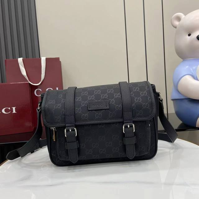 配全套原厂专柜包装 G家新款。市场顶级独家控货，专 柜品质 采用进口牛皮，原厂五金！精致做工。独家实物拍照质量如图可见 。 型号: 510335。 尺寸：宽27