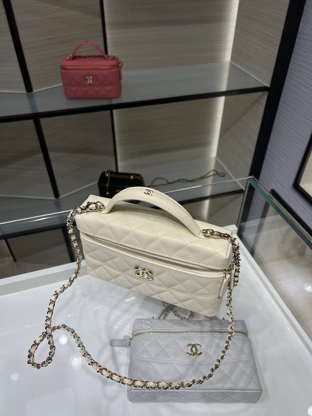 ohanel 25C新款 Lp链条 手柄化妆包 乳白色 牛皮 单肩斜挎手提包 尺寸：19.5Cmx5Cmx17Cm型号A P5730Y